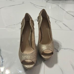 Brand: GIANNI BINI
Size: 11M
Color: Gold